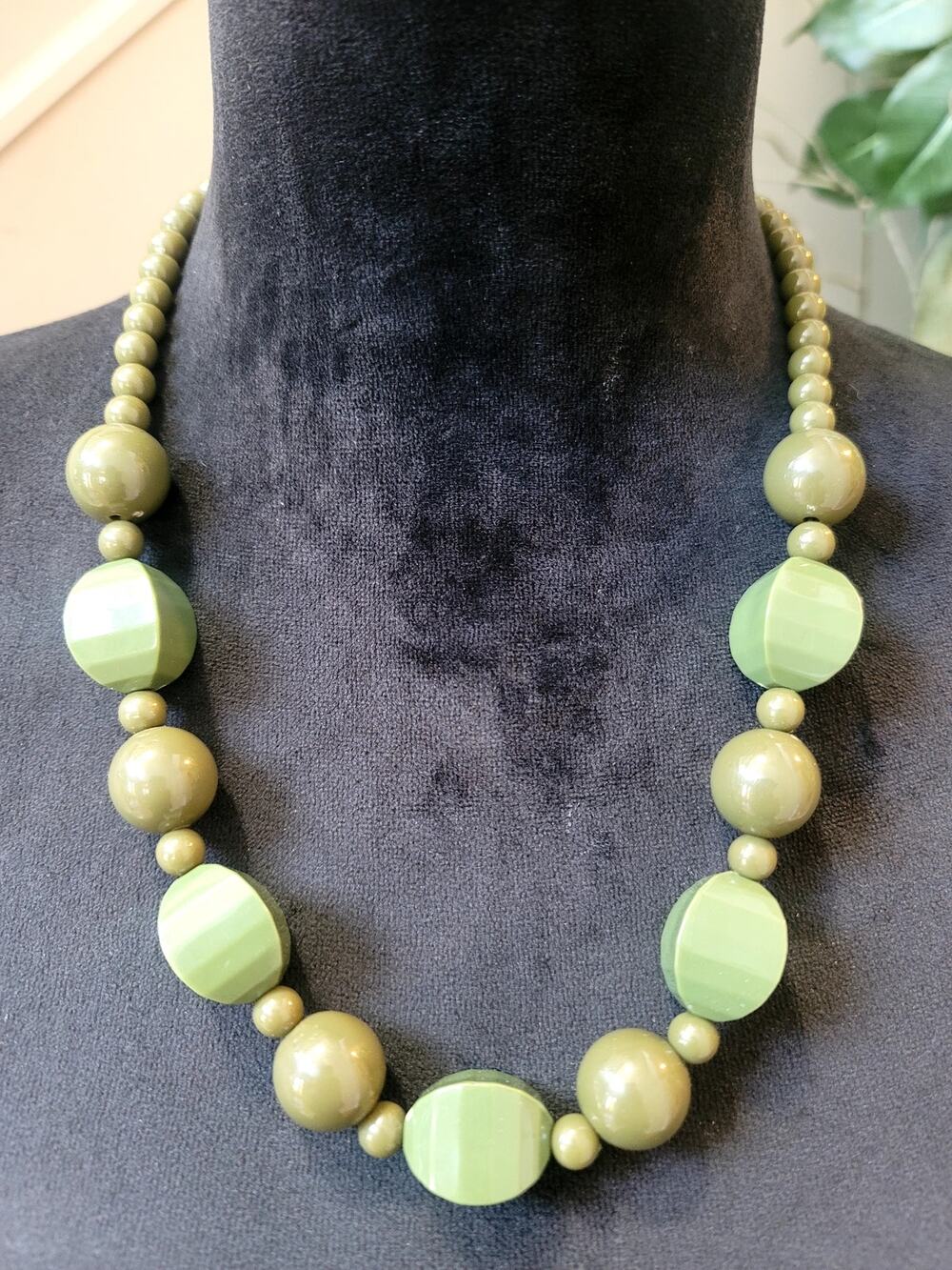 Vintage Olive Green Lucite Beaded Statement Necklace Lightweight Retro Chunky